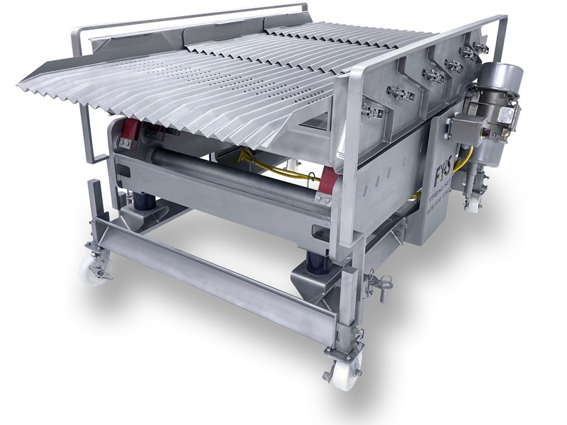 Food processing clearance conveyors